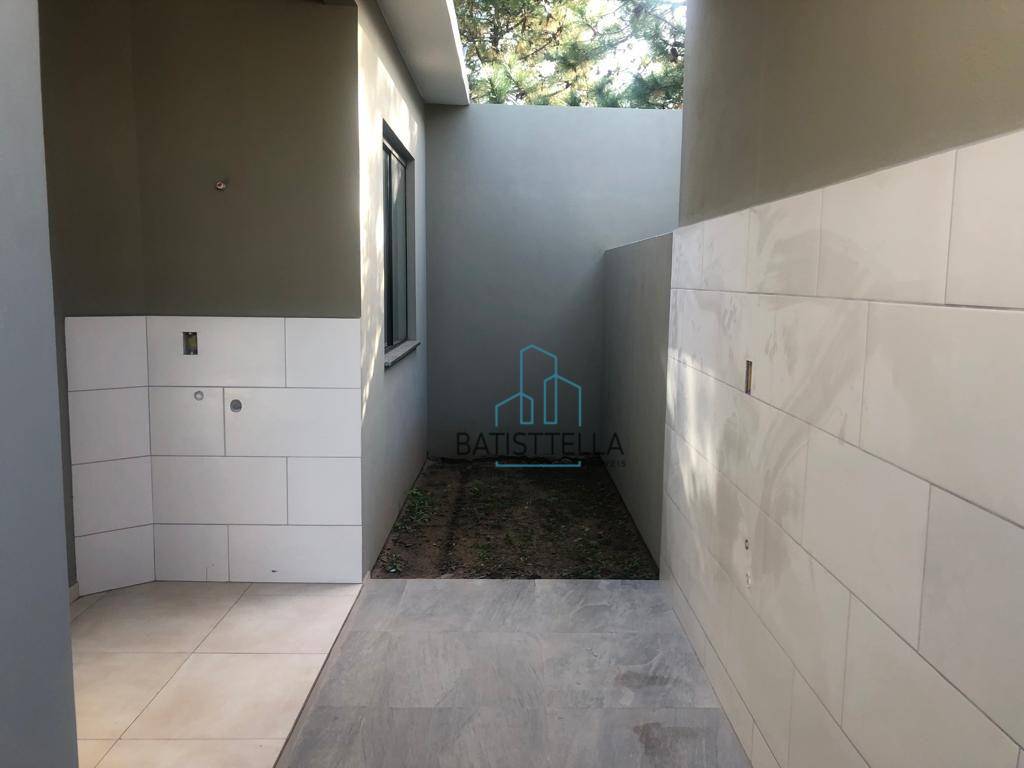 Casa à venda com 2 quartos, 50m² - Foto 2