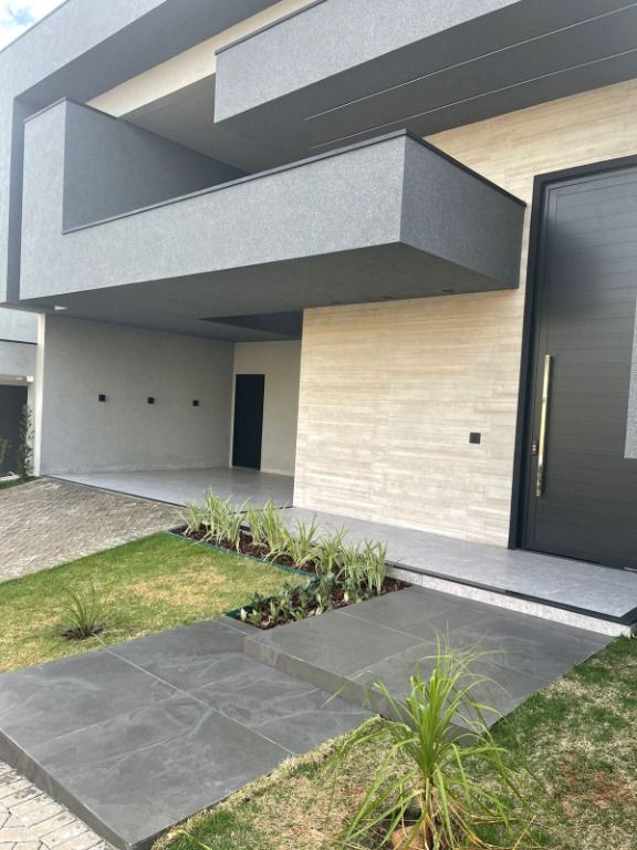 Casa de Condomínio à venda com 3 quartos, 211m² - Foto 1