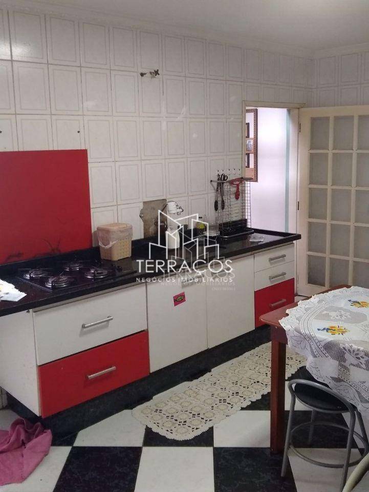 Casa à venda com 3 quartos, 167m² - Foto 1