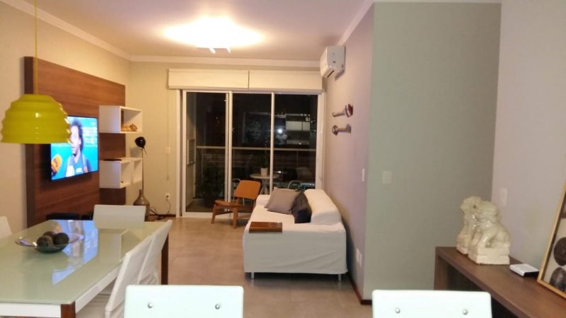 Apartamento à venda com 3 quartos, 130m² - Foto 1