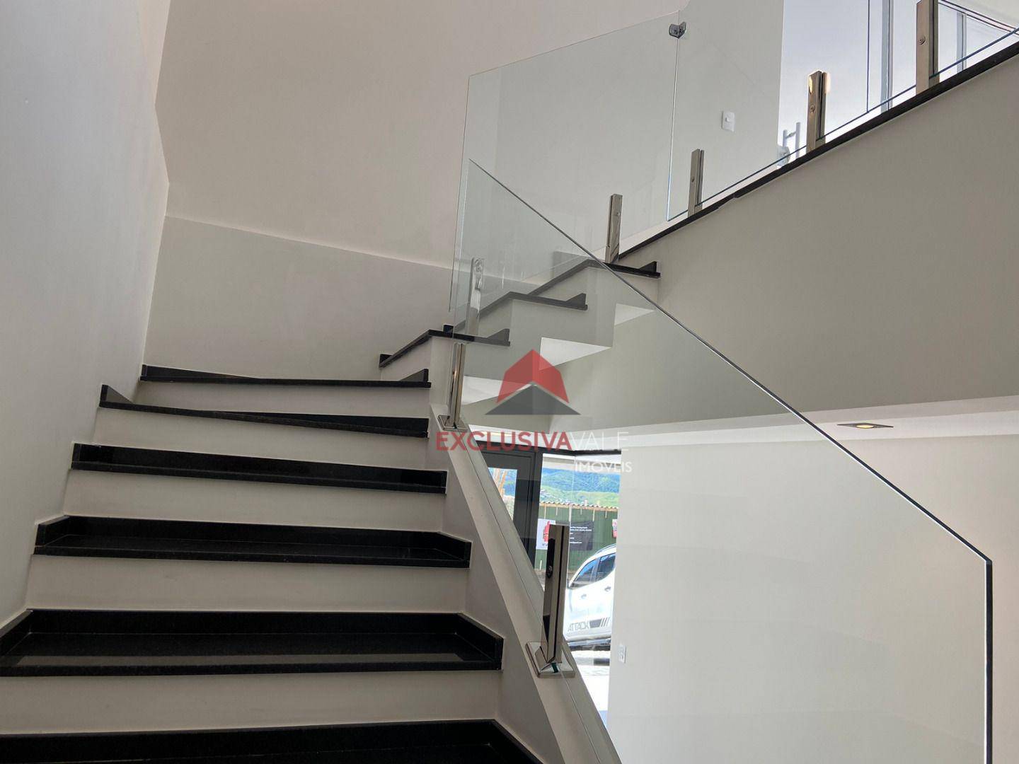 Casa de Condomínio à venda com 4 quartos, 291m² - Foto 5