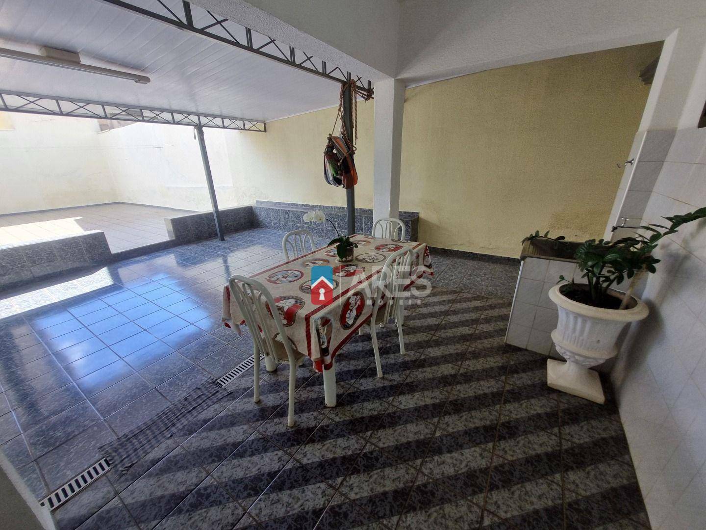 Casa à venda com 3 quartos, 99m² - Foto 14