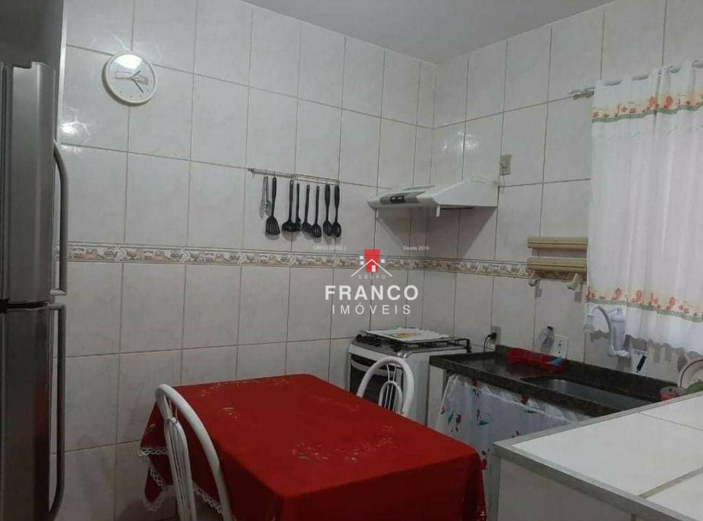 Casa à venda com 2 quartos, 75m² - Foto 13