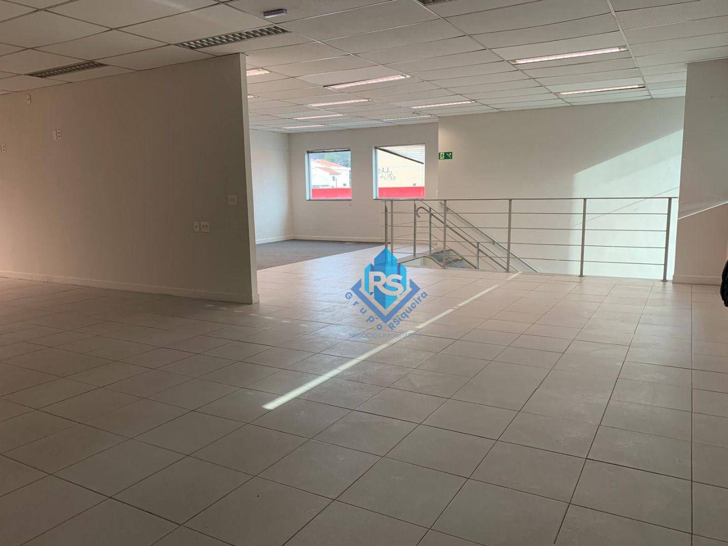 Depósito-Galpão-Armazém para alugar, 431m² - Foto 1