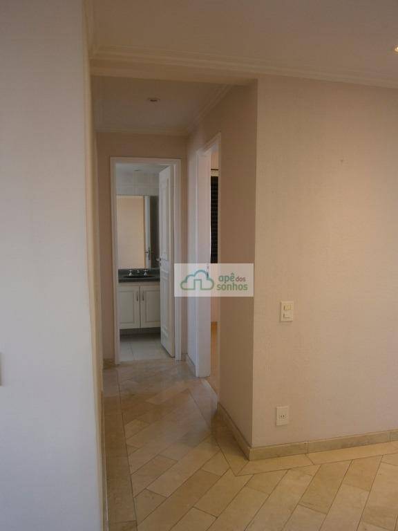 Apartamento para alugar com 2 quartos, 70m² - Foto 4