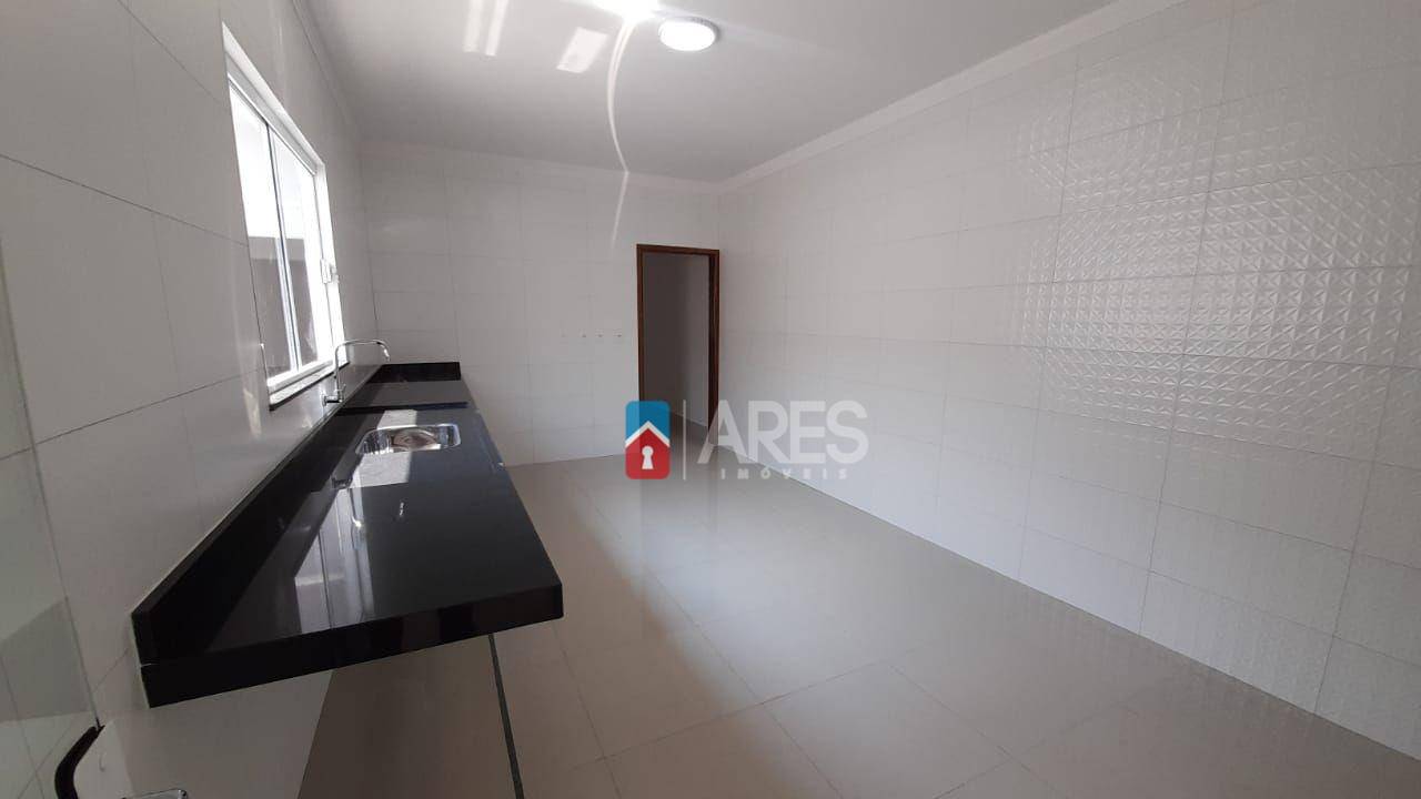 Casa à venda com 2 quartos, 100m² - Foto 8