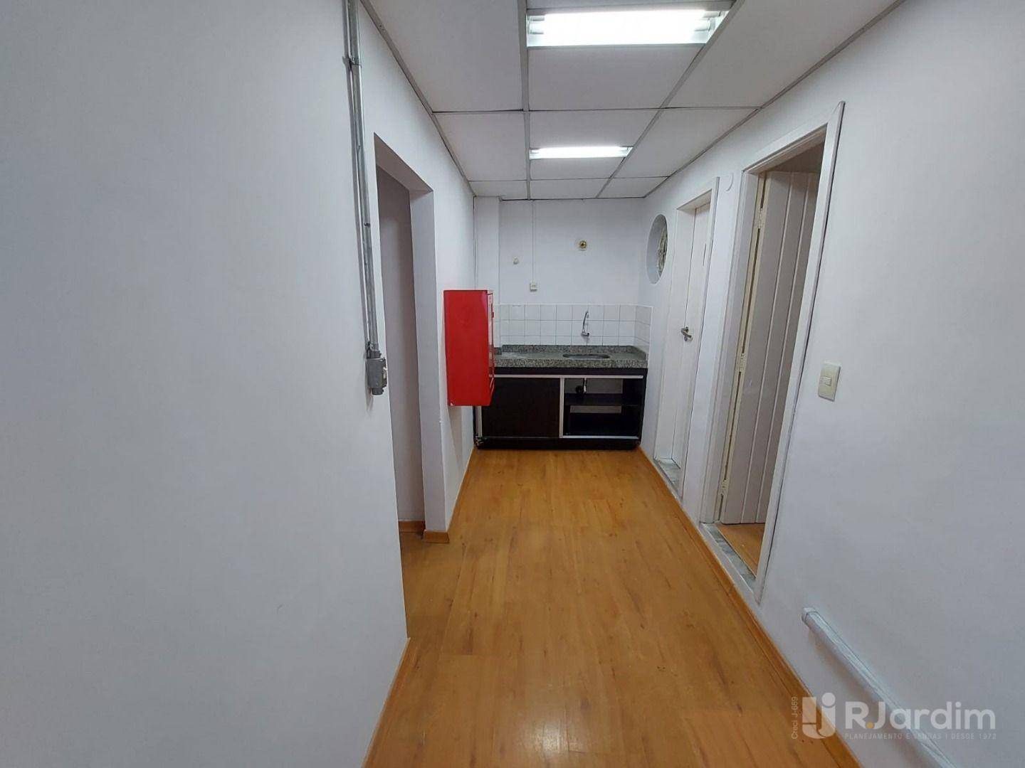 Casa para alugar com 5 quartos, 185m² - Foto 54