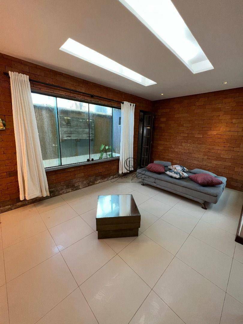 Casa para alugar com 4 quartos, 289m² - Foto 16