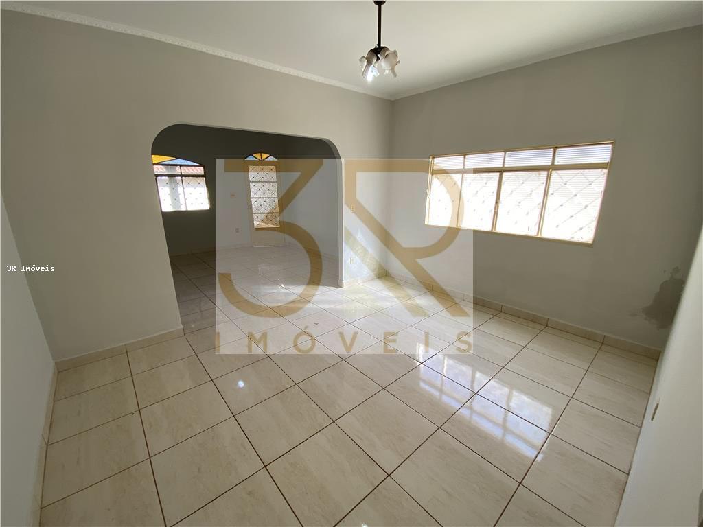 Casa à venda com 3 quartos, 270m² - Foto 21