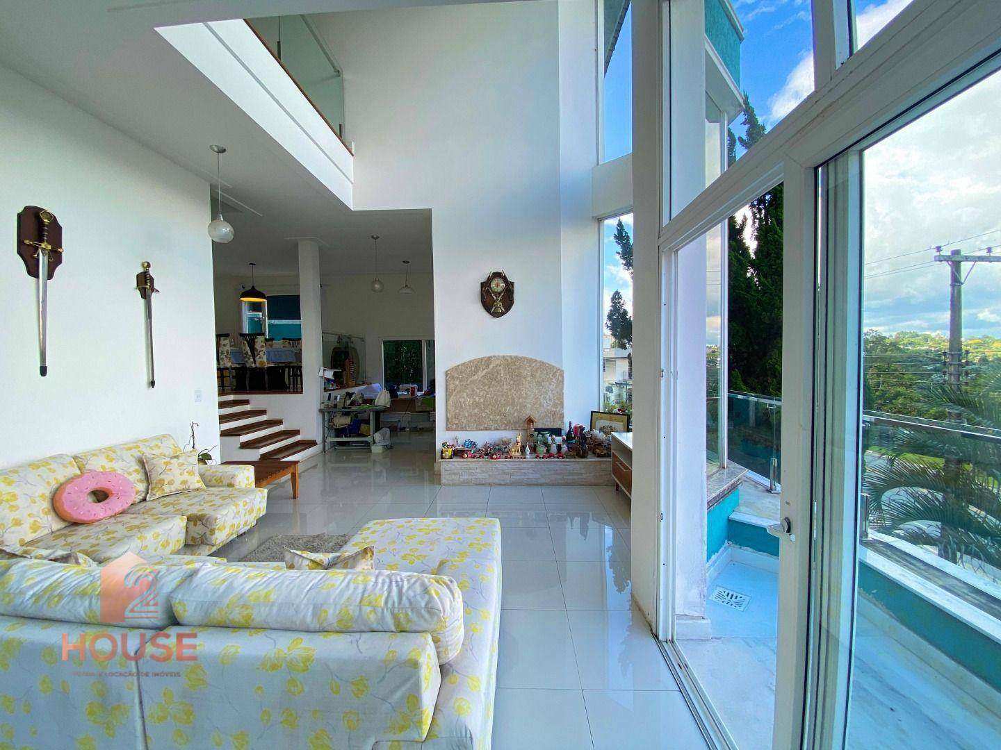 Casa de Condomínio para alugar com 4 quartos, 300m² - Foto 10