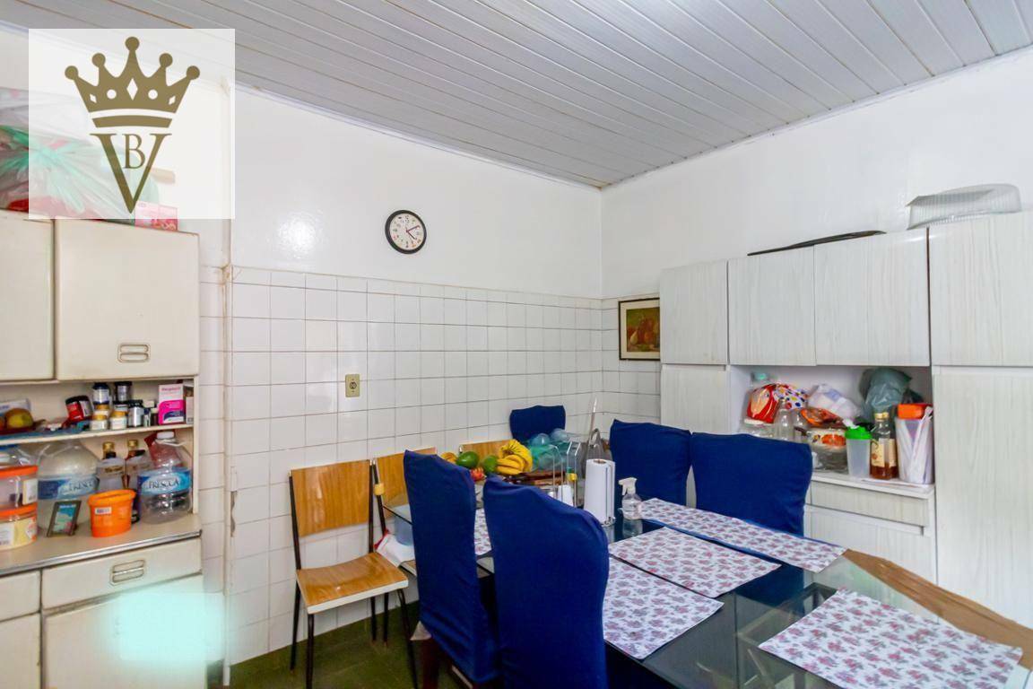 Casa à venda com 4 quartos, 200m² - Foto 8