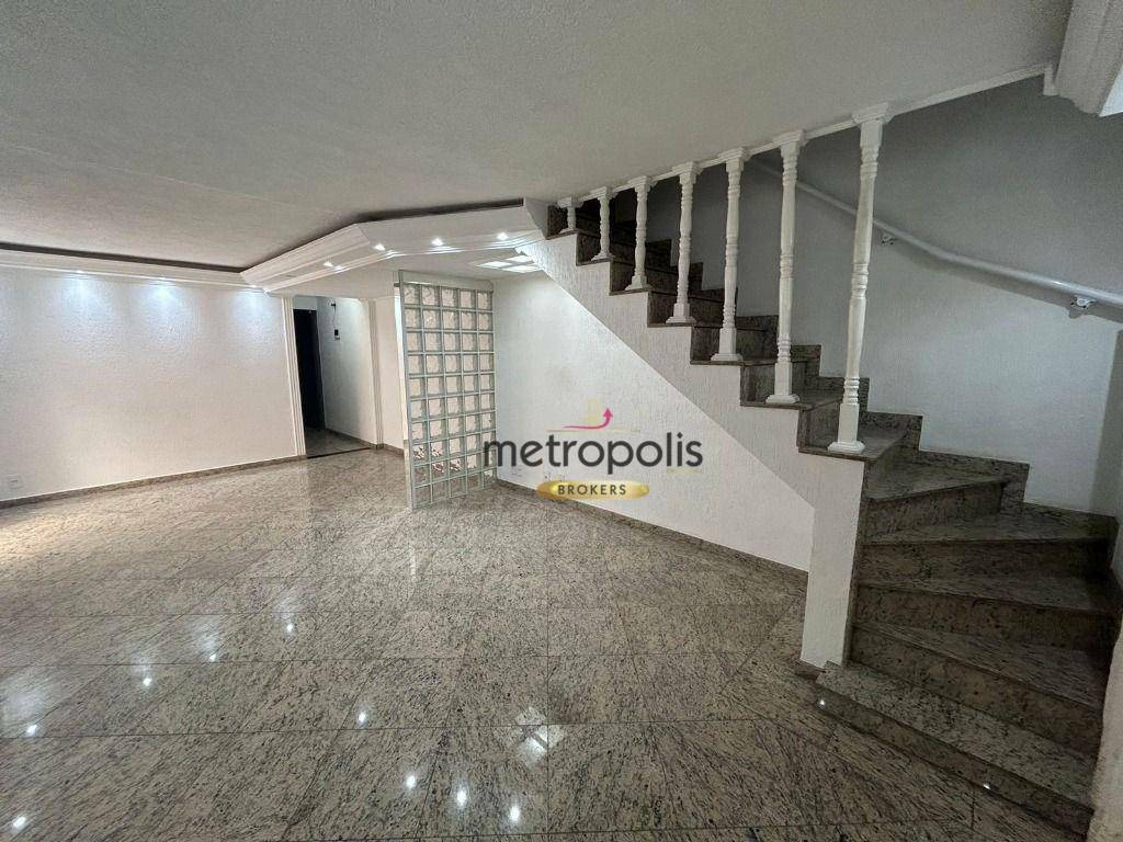 Sobrado à venda com 3 quartos, 220m² - Foto 1