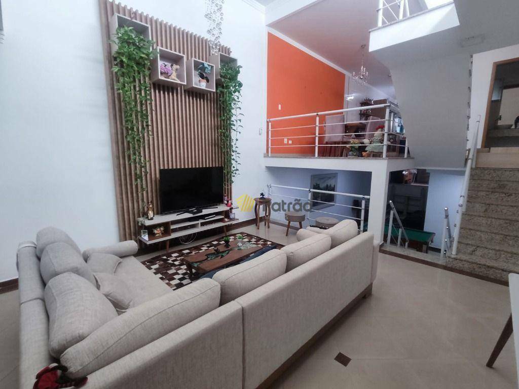 Casa à venda com 3 quartos, 253m² - Foto 7