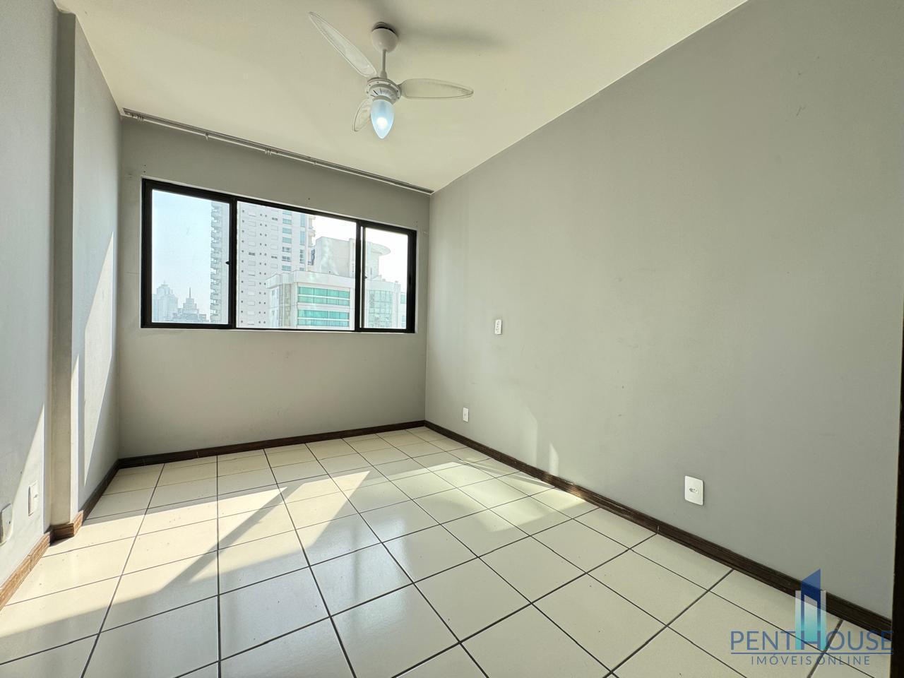 Apartamento à venda com 2 quartos, 70m² - Foto 25