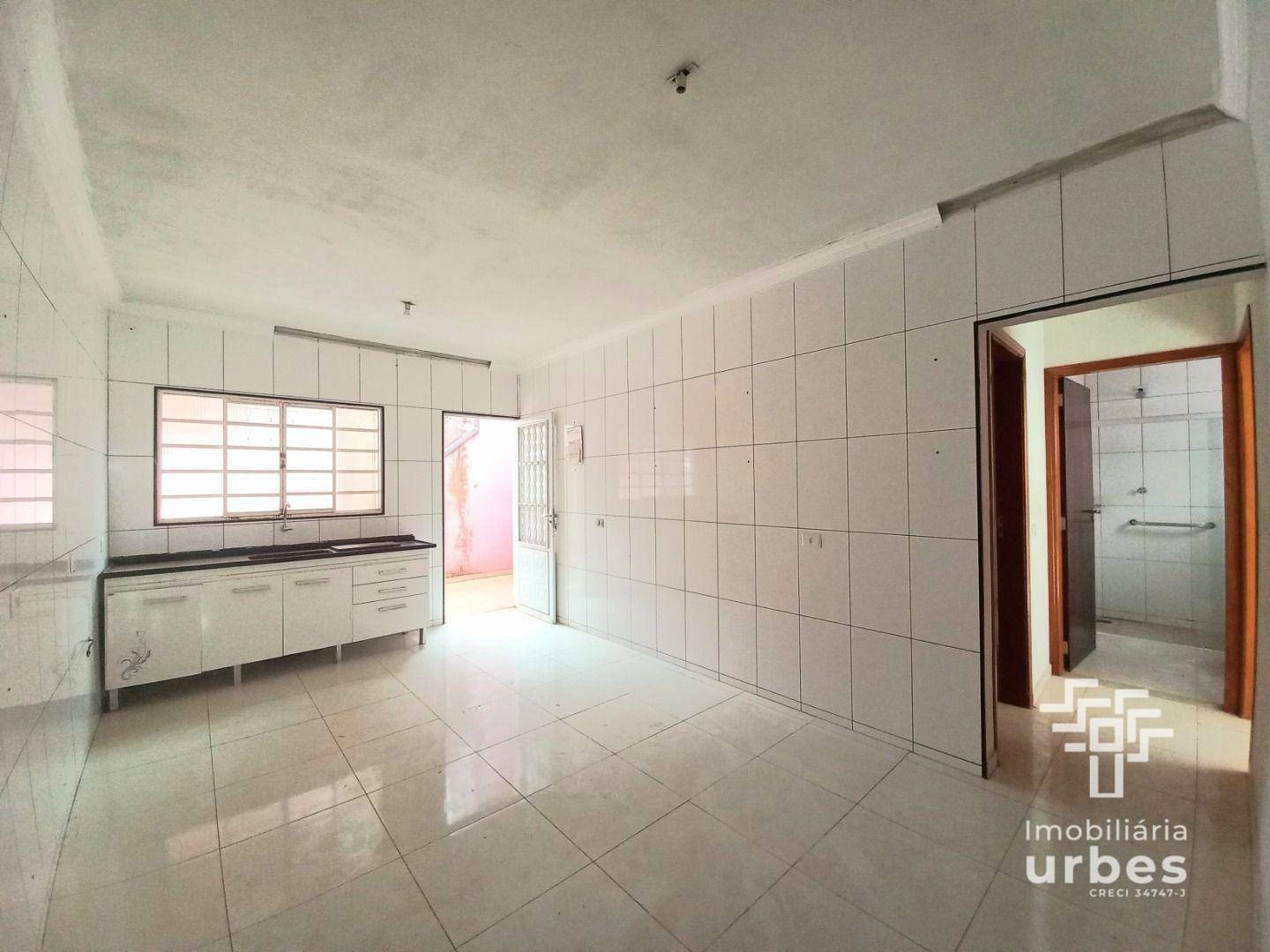 Casa à venda com 2 quartos, 82m² - Foto 1