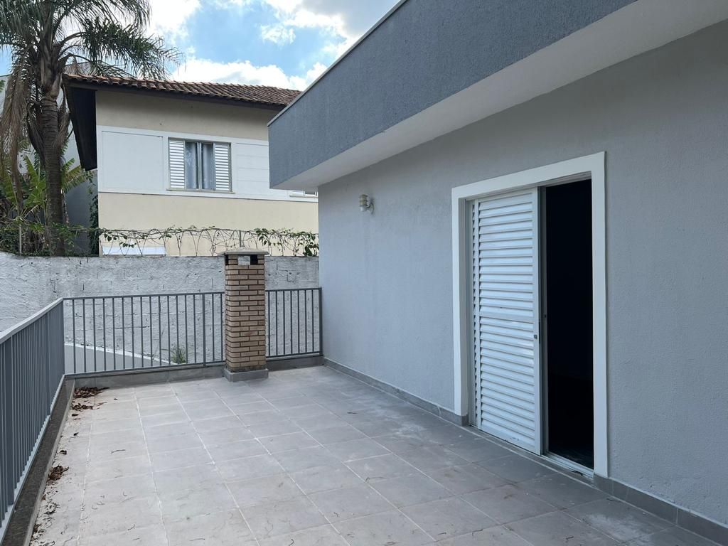 Sobrado à venda com 5 quartos, 324m² - Foto 4