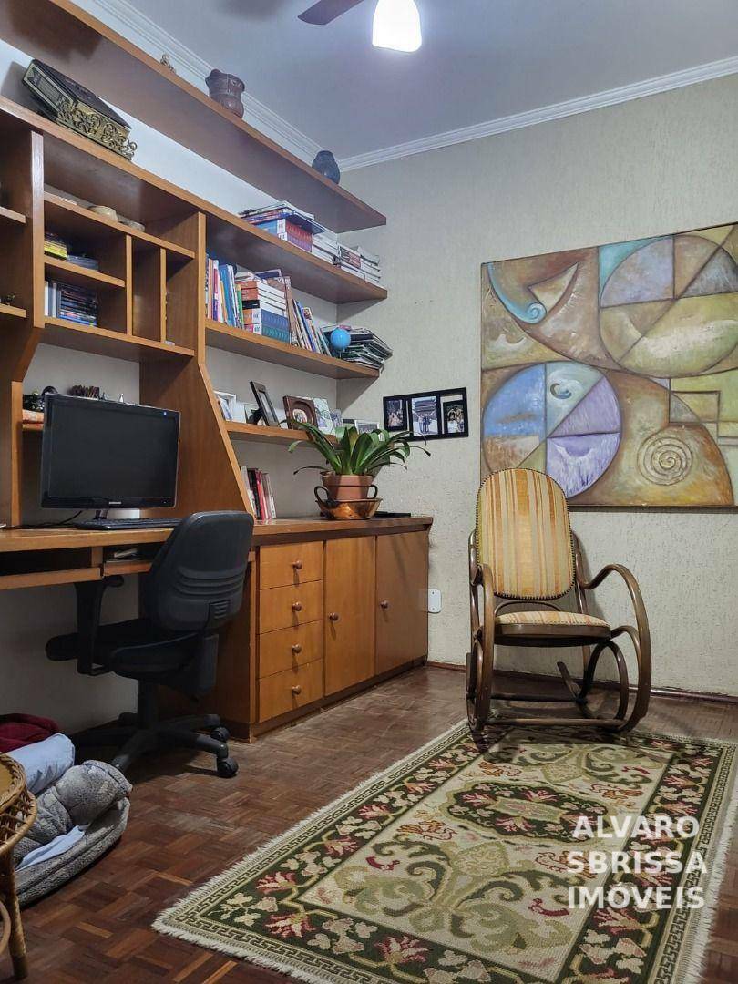 Casa à venda com 3 quartos, 316m² - Foto 9