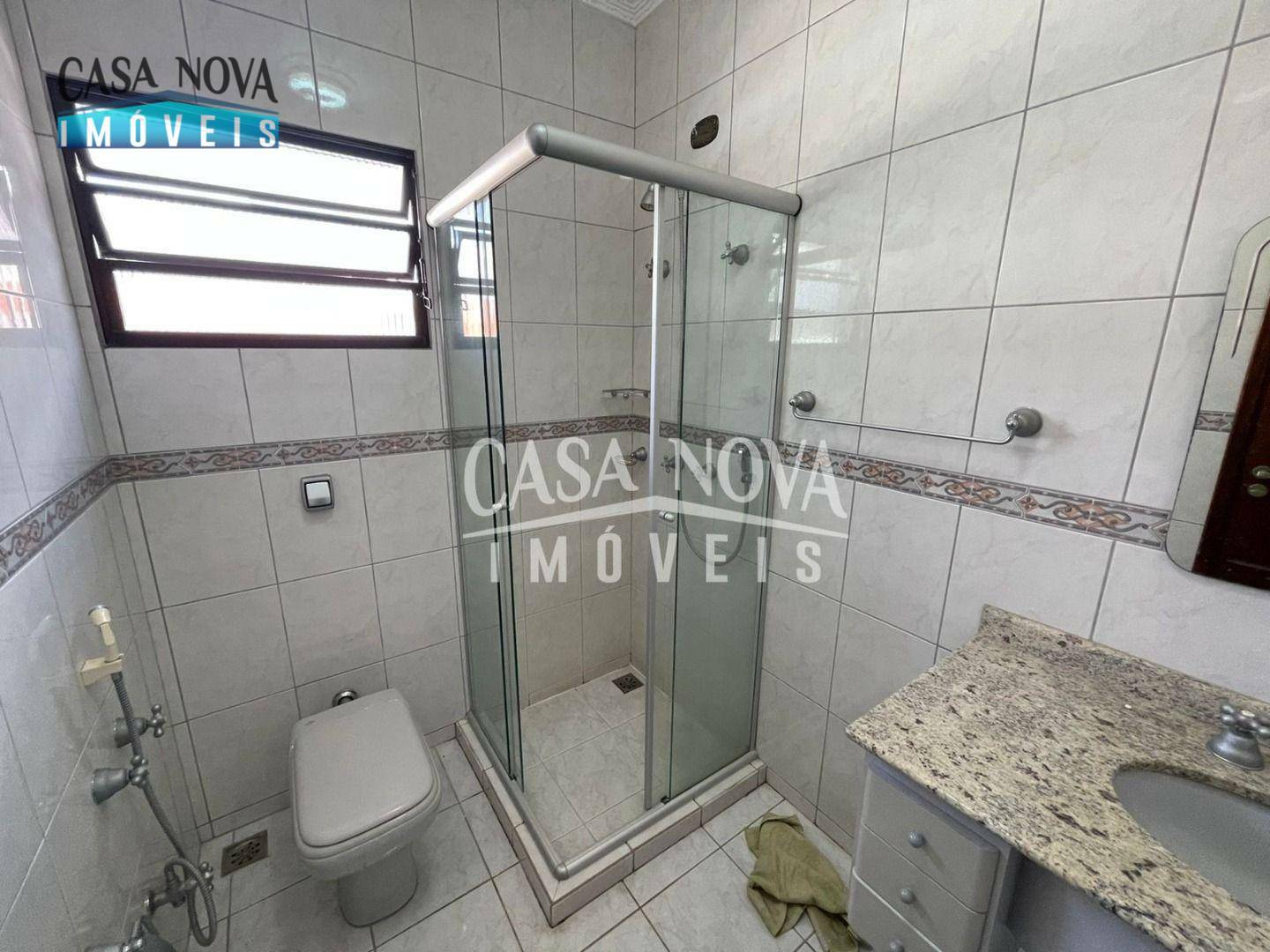 Casa de Condomínio para alugar com 3 quartos, 300m² - Foto 13