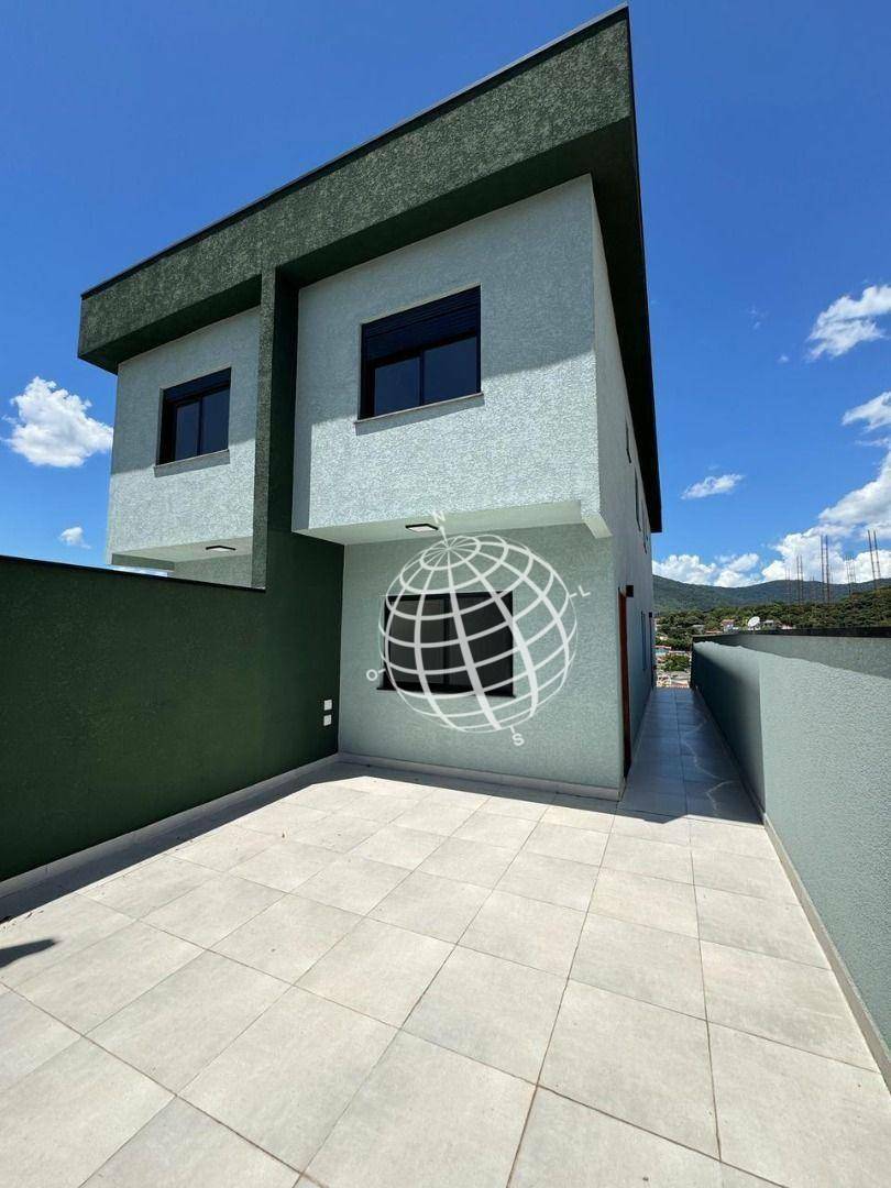 Casa à venda com 3 quartos, 198m² - Foto 1