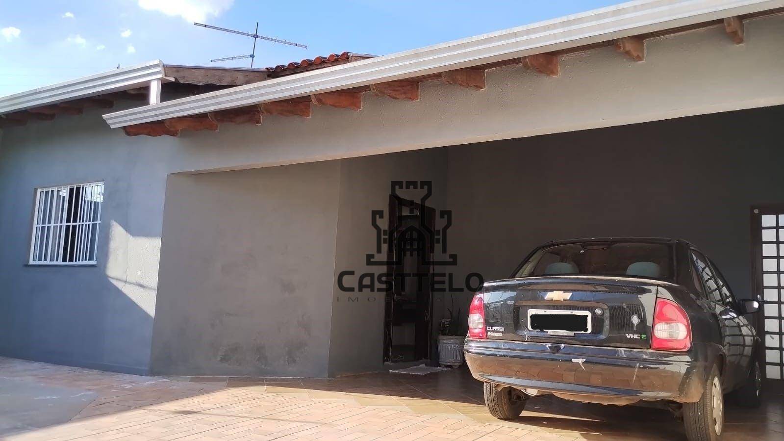 Casa à venda com 4 quartos, 200m² - Foto 2