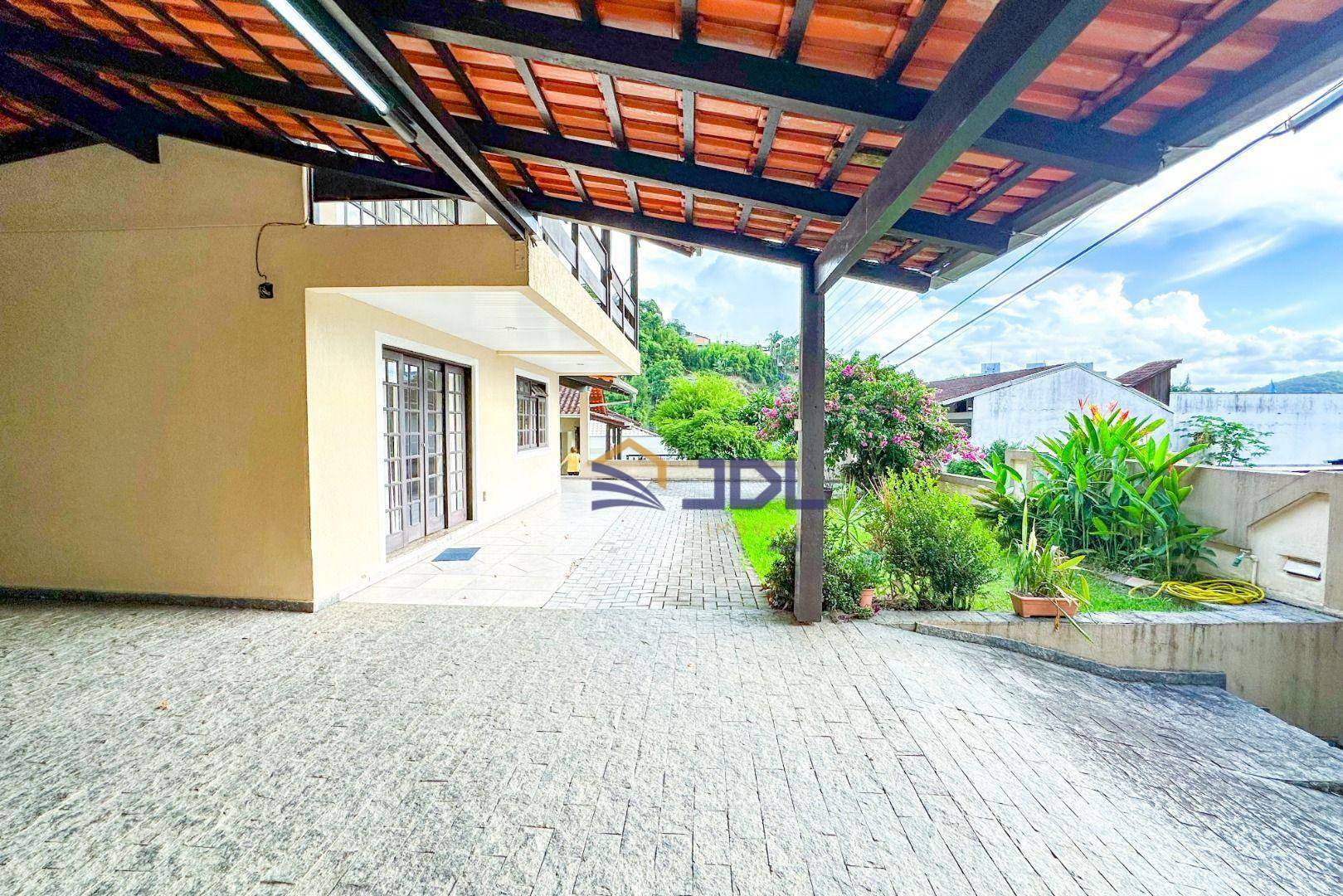 Casa à venda com 5 quartos, 300m² - Foto 6