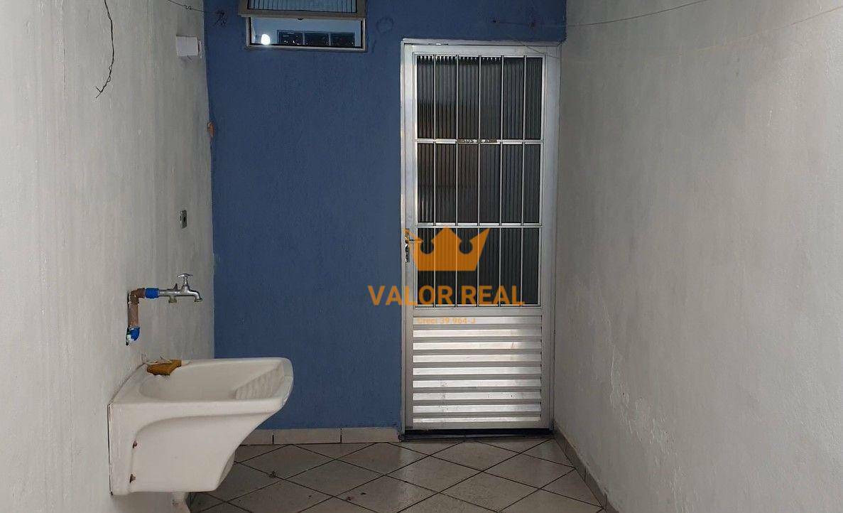 Casa para alugar com 2 quartos, 90m² - Foto 15