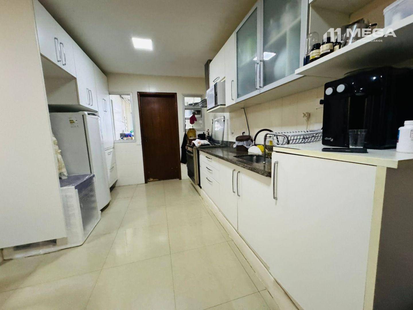 Apartamento à venda com 4 quartos, 220m² - Foto 22