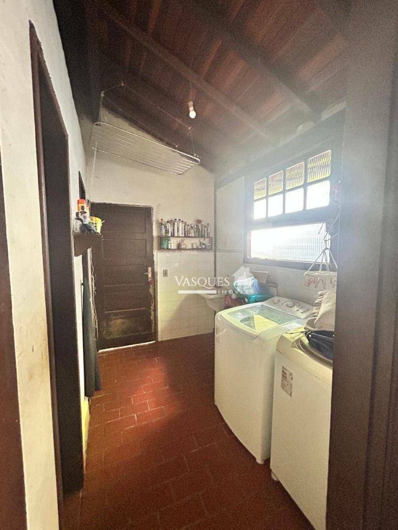 Casa à venda com 4 quartos, 210m² - Foto 23