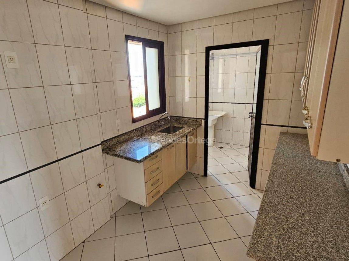 Apartamento à venda com 3 quartos, 86m² - Foto 11