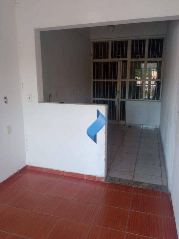 Casa à venda com 4 quartos, 120m² - Foto 14