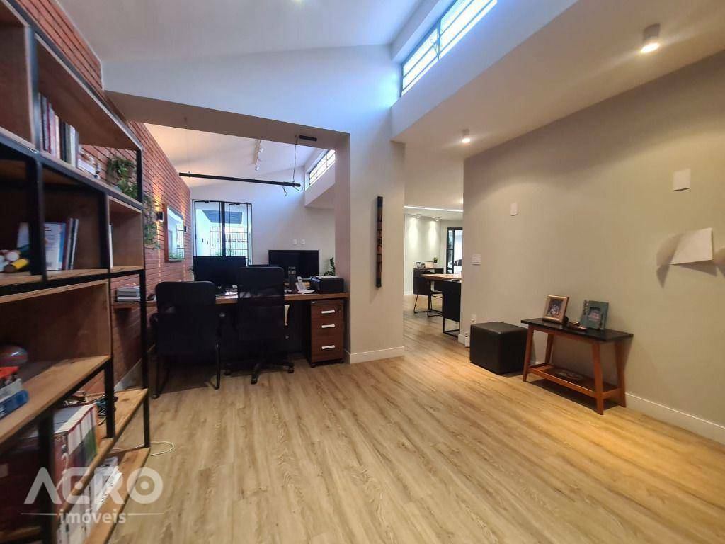 Casa à venda com 3 quartos, 252m² - Foto 12