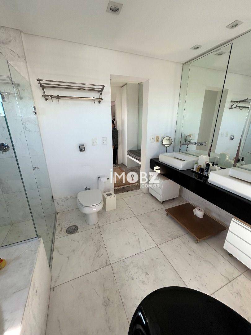 Apartamento à venda com 3 quartos, 270m² - Foto 31