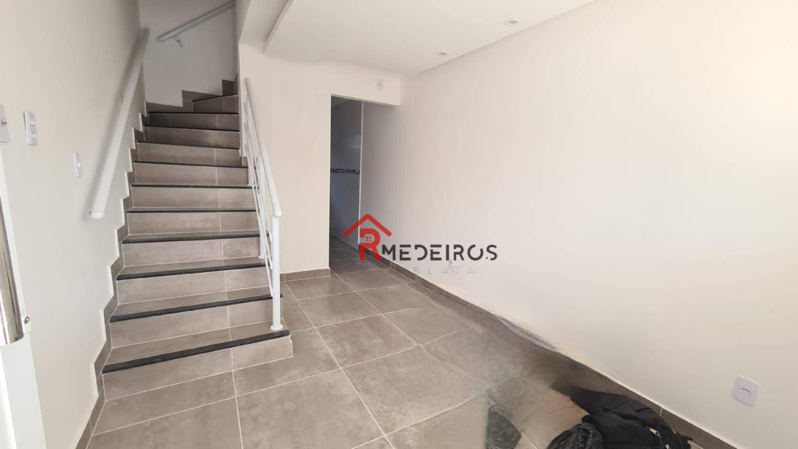 Casa à venda com 2 quartos, 59m² - Foto 3