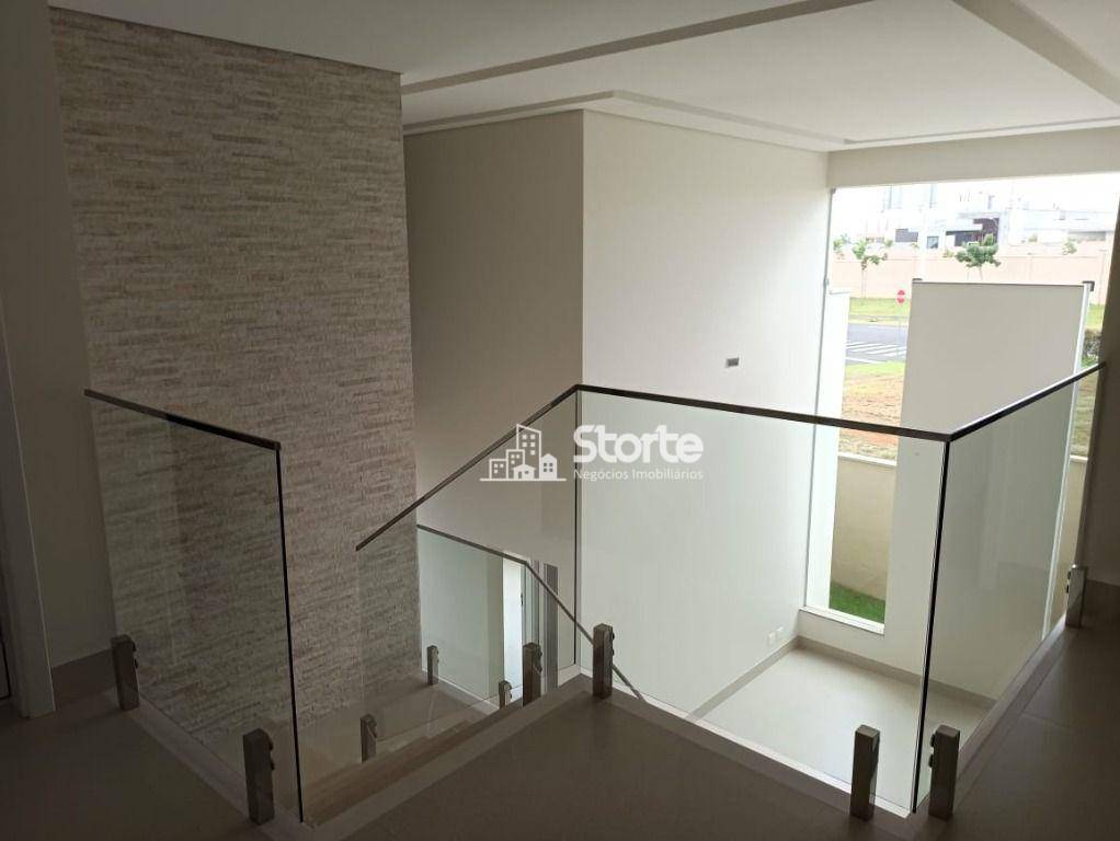 Casa de Condomínio à venda com 4 quartos, 385m² - Foto 4