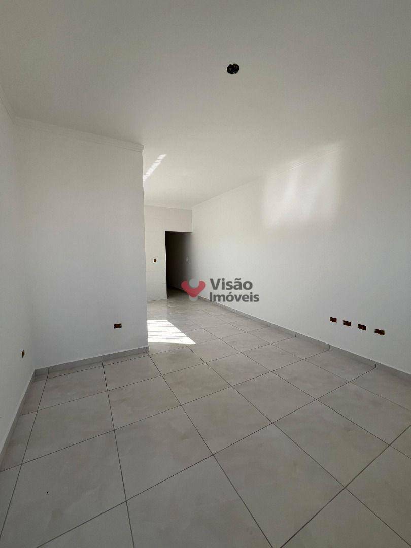 Casa à venda com 2 quartos, 65m² - Foto 4