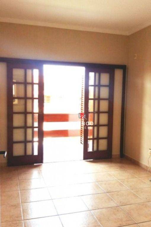 Casa de Condomínio à venda com 4 quartos, 290m² - Foto 13