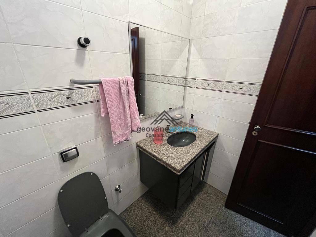 Sobrado à venda com 3 quartos, 381m² - Foto 13