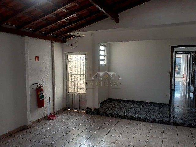 Casa à venda e aluguel com 3 quartos, 159m² - Foto 3