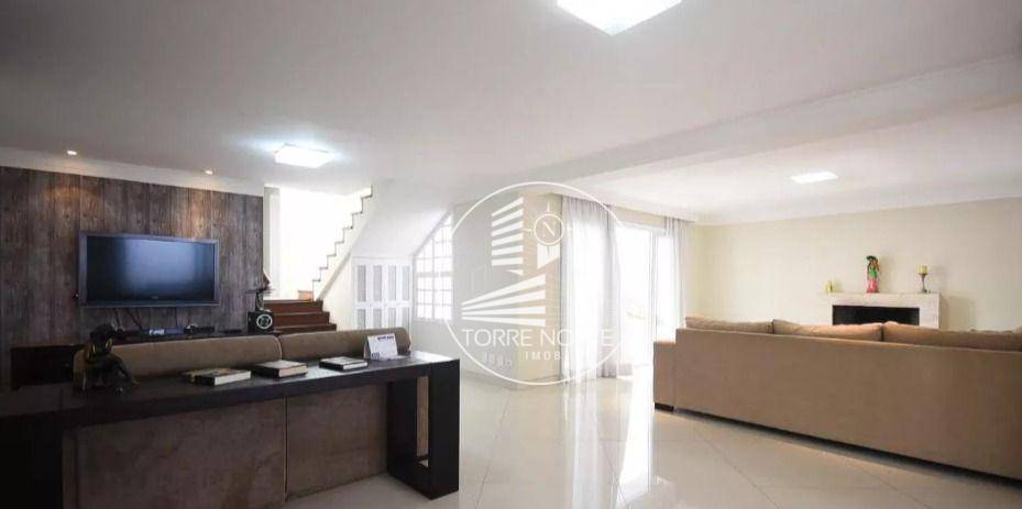 Casa à venda com 4 quartos, 370M2 - Foto 1