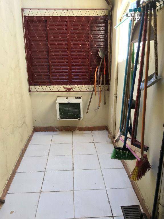 Casa à venda e aluguel com 3 quartos, 175m² - Foto 9
