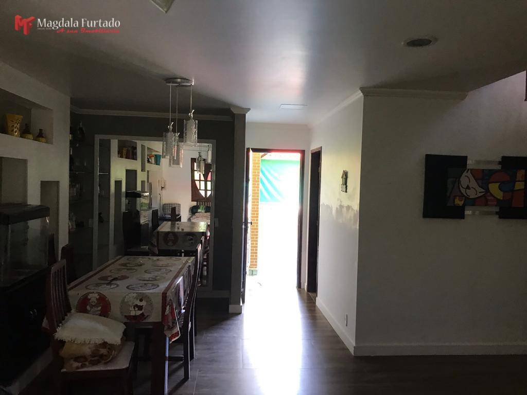 Casa à venda com 2 quartos, 176m² - Foto 2