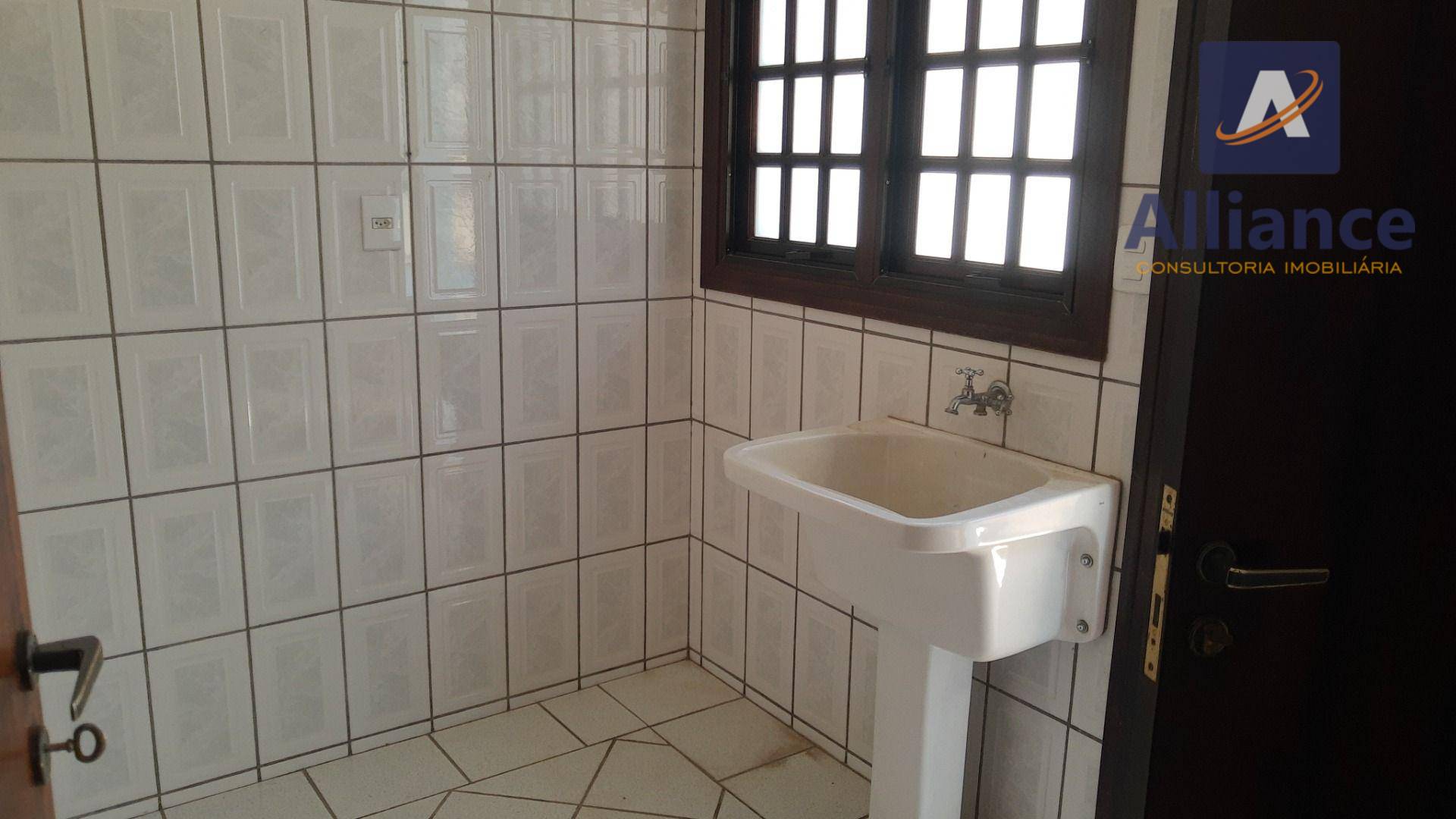 Casa de Condomínio para alugar com 3 quartos, 200m² - Foto 7