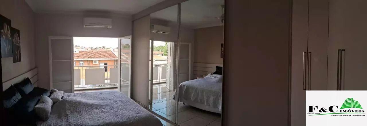 Casa à venda com 3 quartos, 200m² - Foto 4