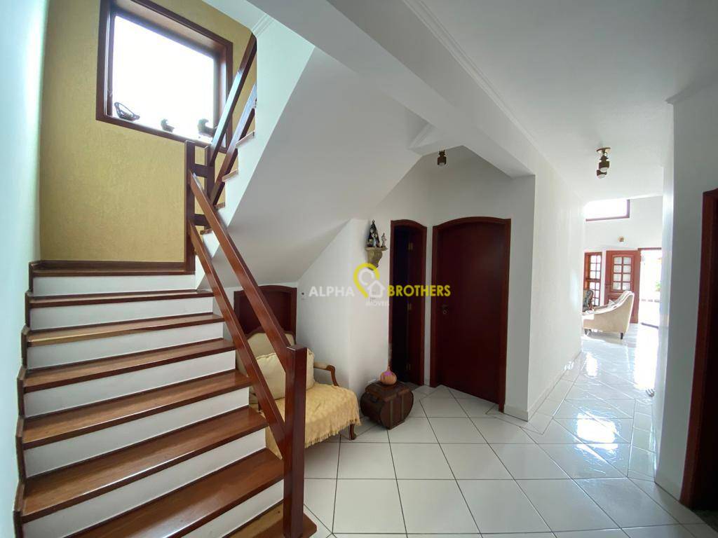 Casa de Condomínio à venda com 4 quartos, 360m² - Foto 4