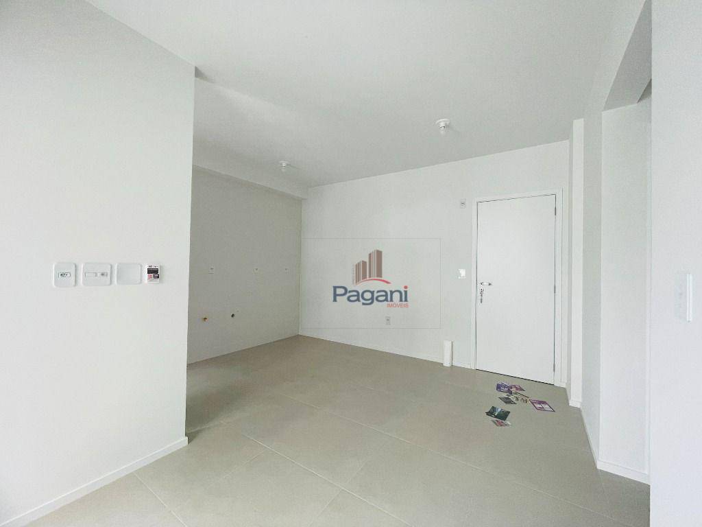 Apartamento à venda com 2 quartos, 55m² - Foto 12