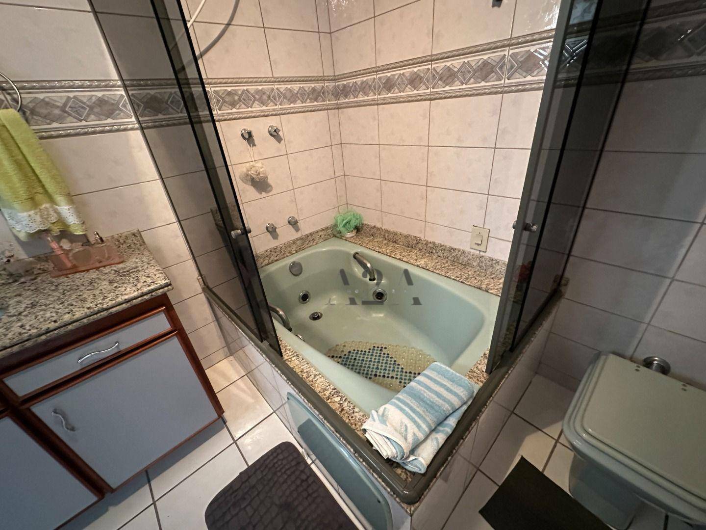 Casa à venda com 4 quartos, 180m² - Foto 10