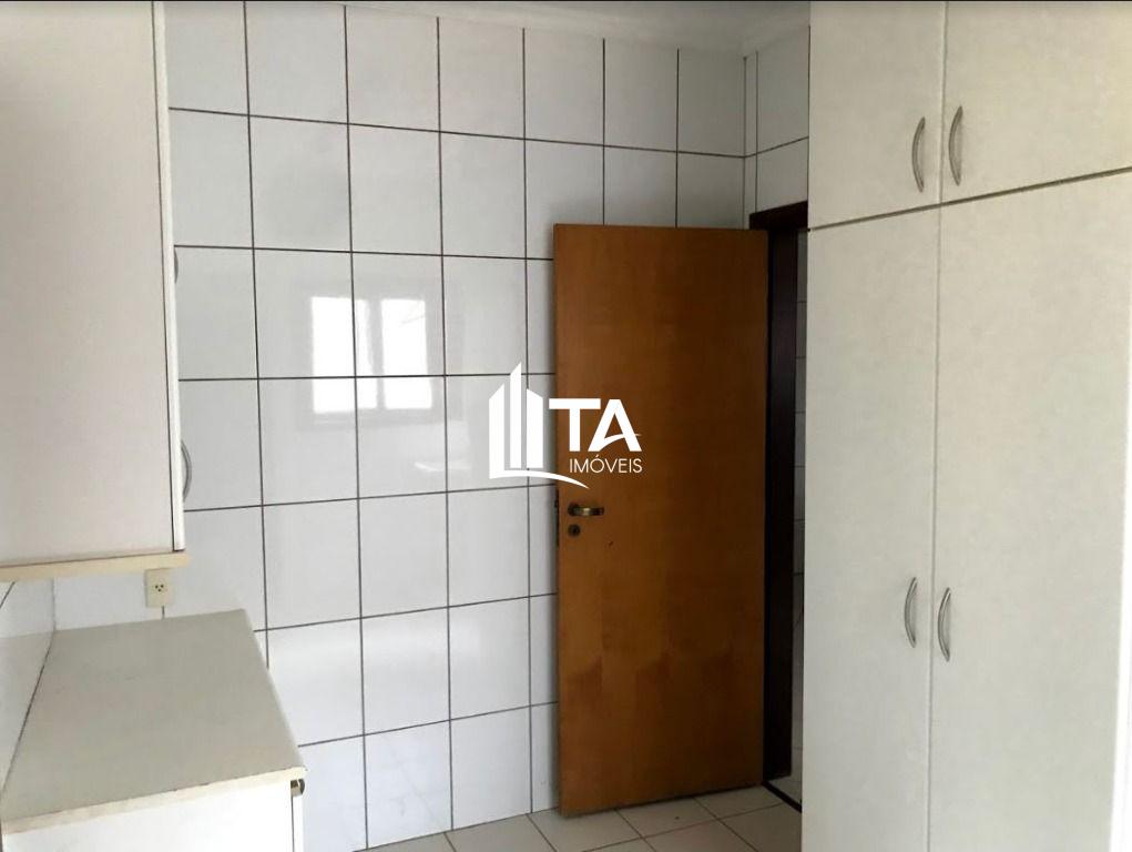 Casa para alugar com 5 quartos, 350m² - Foto 23