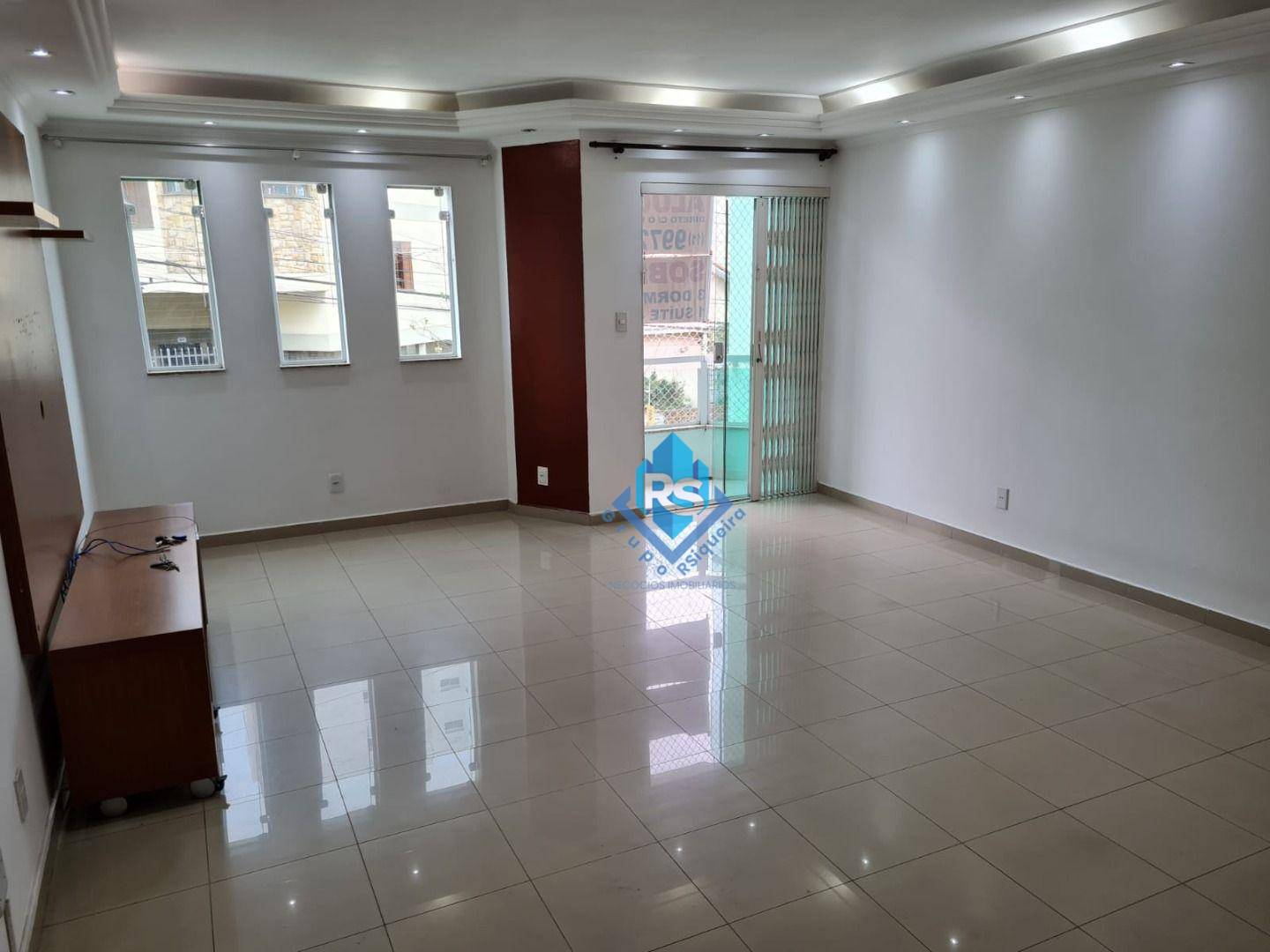 Sobrado para alugar com 3 quartos, 220m² - Foto 1