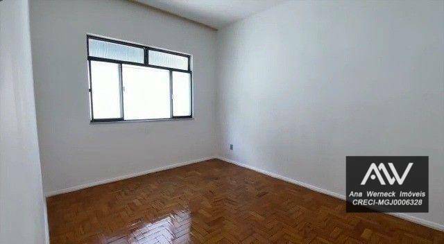 Apartamento à venda com 2 quartos, 70m² - Foto 4