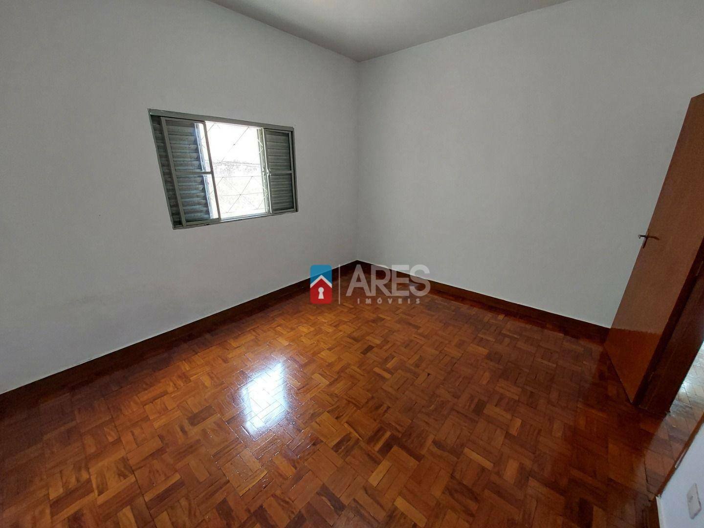 Casa para alugar com 2 quartos, 80m² - Foto 9